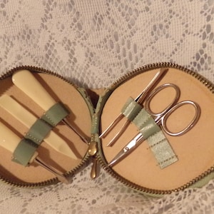 Vintage Travel Nail Kit Ground Leather Zippered Case Manicure Set Missing  One