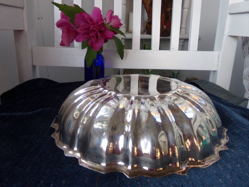 1950 jello Mold Scalloped Edge Silver Plate Bowl Unique Mold Silver Plate Salad Mold Bunt Cake Mold Silver Plate