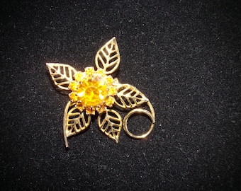 Mothers Gift  /Spring Time Rhinestone Brooch /  Retro Jewelry Brooch /  Gold Tone Yellow Stone Brooch .  Rhinestone Brooch . Vintage Brooch