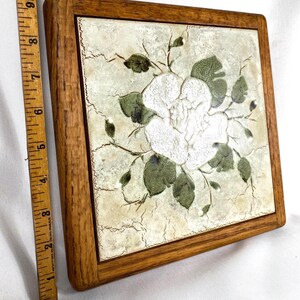 Vintage Magnolia Ceramic Tile Trivet: Handmade Oak Frame, 80s Decor image 5