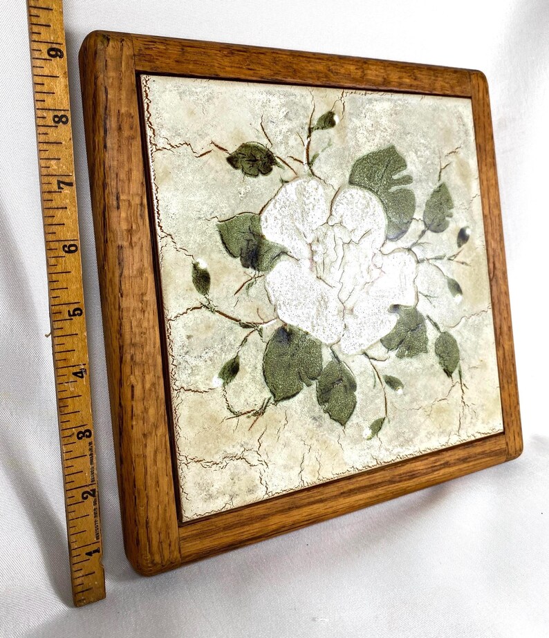 Vintage Magnolia Ceramic Tile Trivet: Handmade Oak Frame, 80s Decor image 5