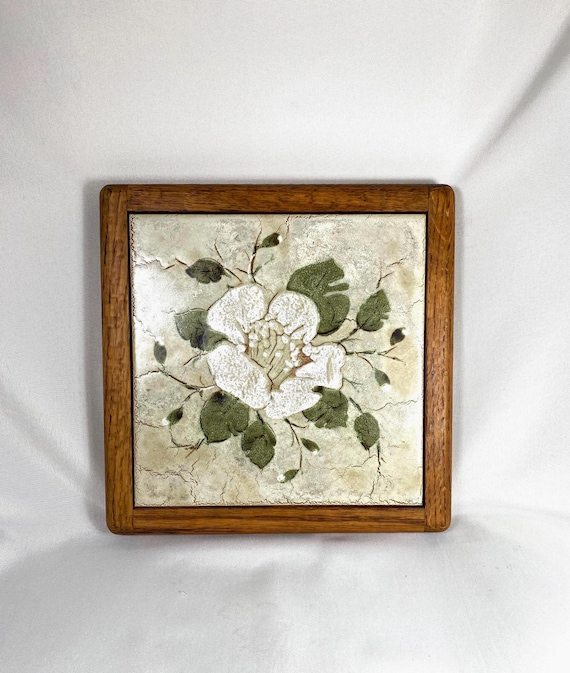 Vintage Magnolia Ceramic Tile Trivet: Handmade Oak Frame, 80s Decor