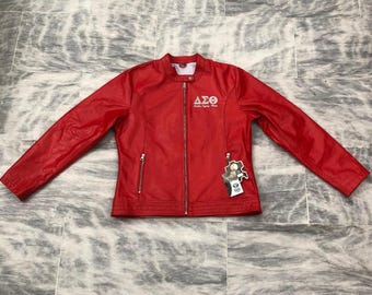 Crimson Delta Sigma Theta Bikerjacke aus PU-Leder, bestickter Motorradmantel