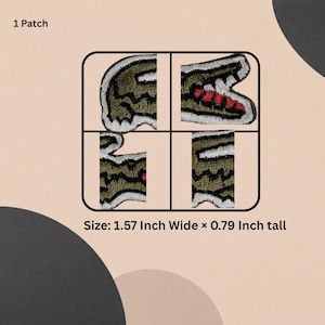Puede incluir: Un parche bordado con un diseño de cabeza de cocodrilo estilizada en verde oliva, blanco, negro y rojo. La imagen muestra el parche dividido en cuatro segmentos dentro de un marco cuadrado redondeado. Texto: 1 Patch y Size: 4 cm Wide x 2 cm tall.