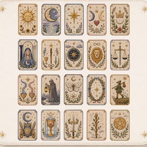 Puede incluir: Una colección de 20 mini patrones de tarot mostrados en una cuadrícula sobre una tarjeta rectangular. Cada pequeño diseño rectangular presenta ilustraciones detalladas que incluyen cuerpos celestes, figuras y objetos simbólicos en tonos apagados.
