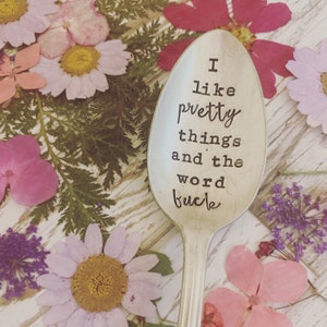 Cuillère à malédictions vintage estampée à la main J&#39;aime les jolies choses