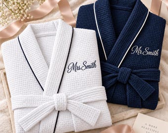 Bata de gofre de lujo personalizada con bordado, bata de novia con nombre personalizado, regalo de estilo clásico para la novia y las damas de honor, bata de mañana para la boda.