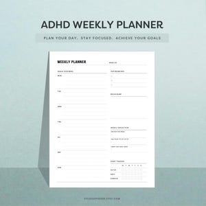 Può includere: Un foglio di pianificazione settimanale bianco con testo nero che include sezioni per obiettivi, priorità, brain dump, riflessione settimanale e un tracker delle abitudini per acqua, farmaci ed esercizio. Titolo ADHD WEEKLY PLANNER.