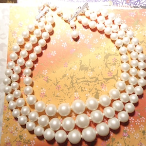 1 White Pearl Simulant 14&quot; Graduated Necklace with 3 &quot; Extension