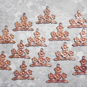 14 Coppercoated Flower Charms