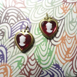 12 Vintage Dark Ruby Glass Flower Clover Cameos - 15mm, NOS (New Old Stock)