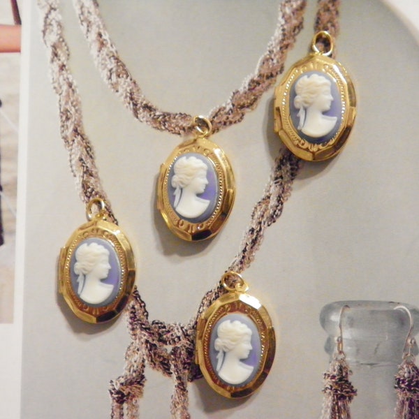 4 Vintage Goldplated 16x20mm Lockets with Blue Glass Cameo