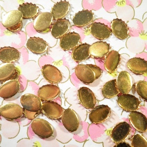 36 Vintage Brass 8x6mm Settings with Prongs