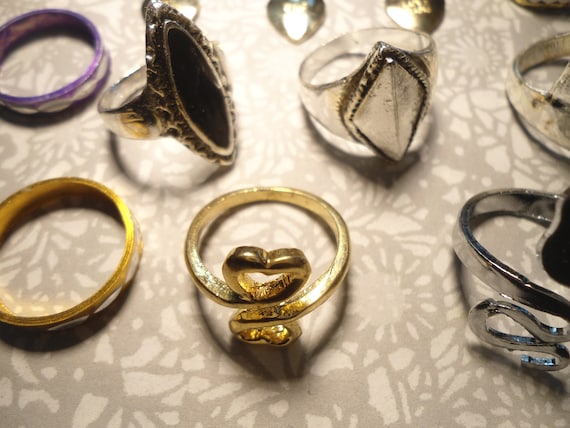 7 Assorted Rings Some Adjustable - image 4