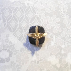 1 Goldplated WW2 Army Air Corp Military Badge on 12x10mm Black Onyx Stone