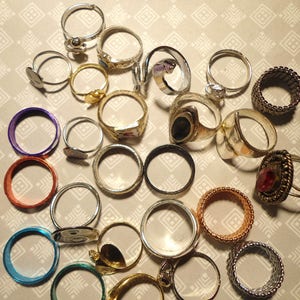 金メッキと銀メッキのユニークなリング16個セット