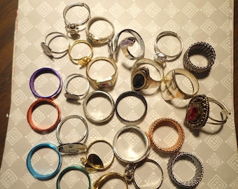 16 Assorted Goldplated and Silverplated Novelty Rings