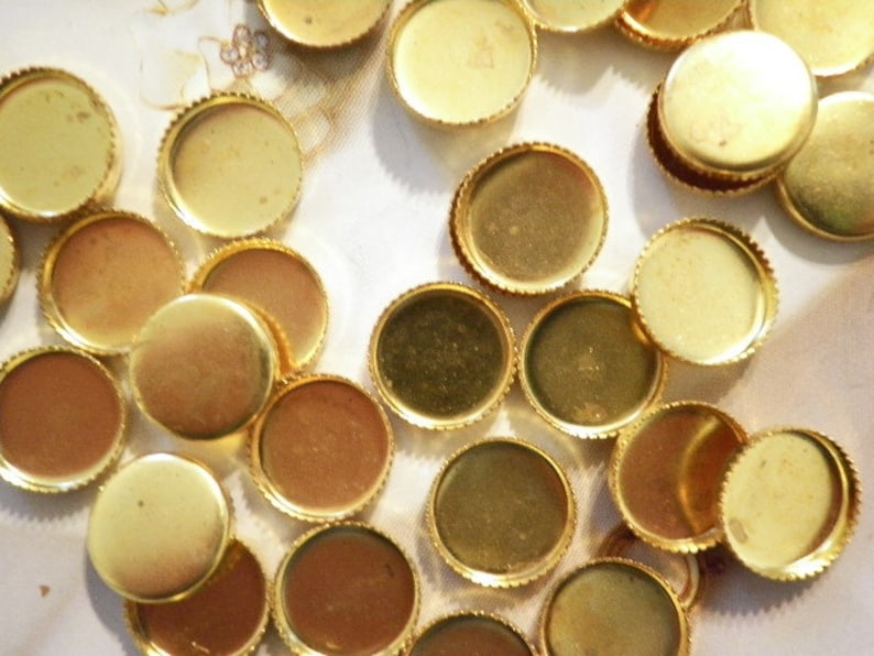 24 Brass 10mm Round Settings