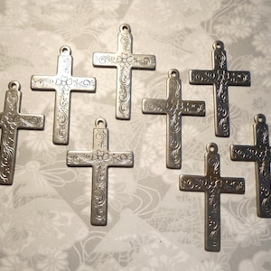 8 Metal Alloy Crosses with Flowers 34x22mm
