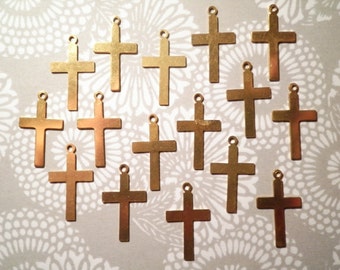 16 vintage mässingskors 21 mm