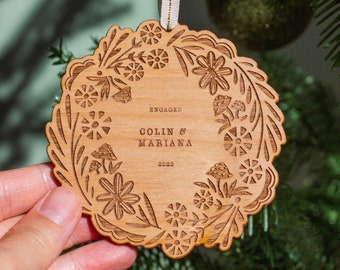 Personalized Wreath Folk Art Wood Ornament [Custom Message, Love, Christmas Gifts, Holiday Decor, Stocking Stuffers, Engagement Ornament]