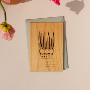 Vous cultivez magnifiquement la carte en bois [cadeaux d’anniversaire personnalisés, message personnalisé, fait à la main, amour, juste parce que]