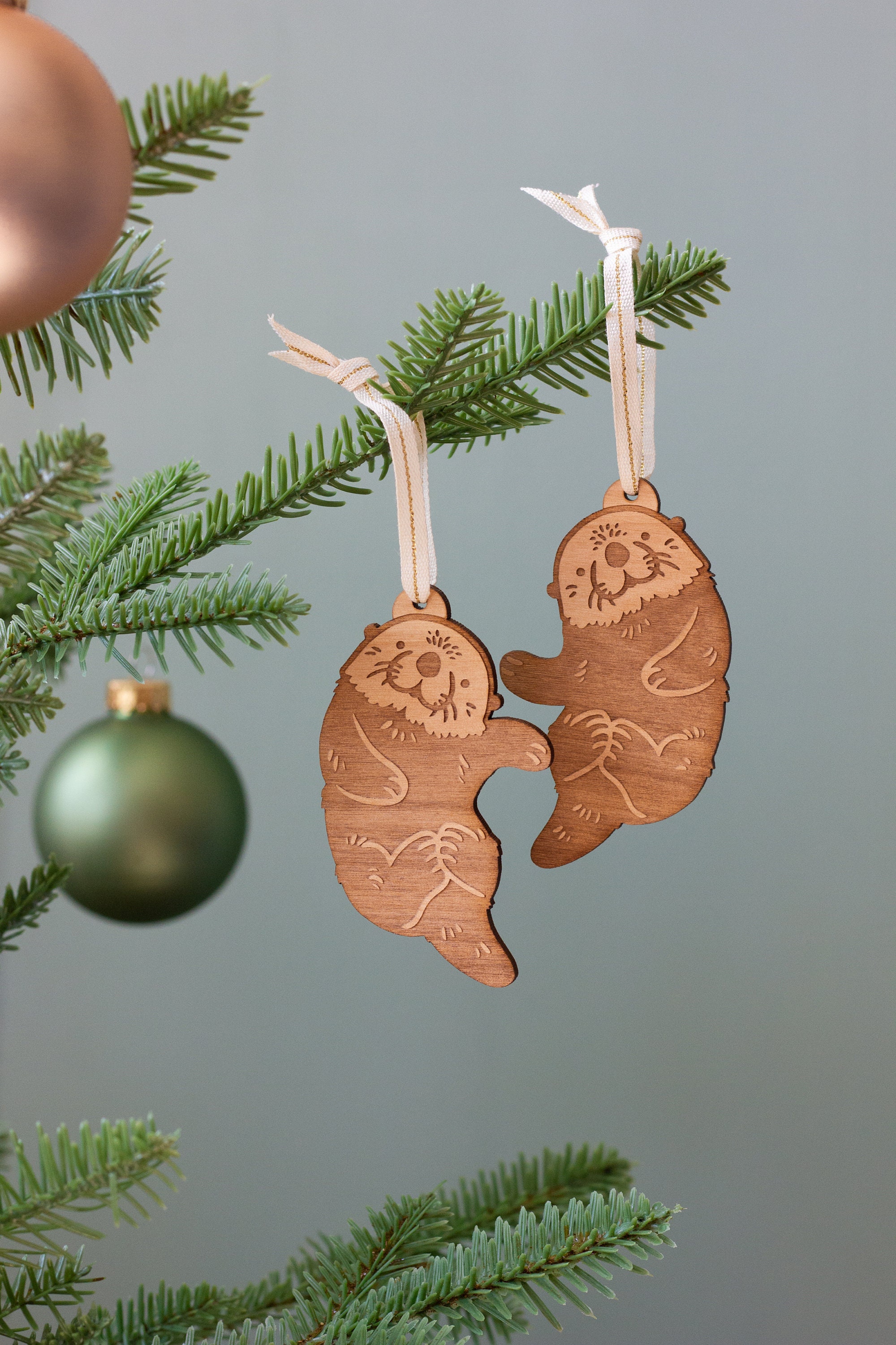 Ornement en Bois Otter Pair | Livré avec 2 [Noël, Vacances, Amour, Anniversaire, Cadeau Personnalisé