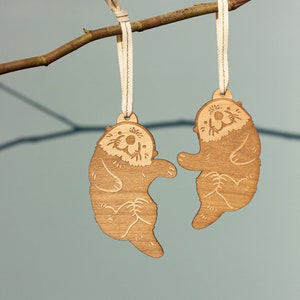 Otters Pair Ornament Comes with 2 Valentine's Day Gift, Sea Otters Ornament, Otter Gift, Love Ornament, Wood Ornament, Couple Ornament image 3