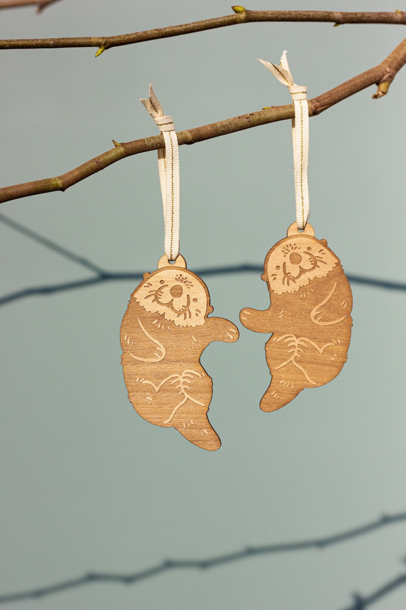 Otters Pair Ornament Comes with 2 Valentine's Day Gift, Sea Otters Ornament, Otter Gift, Love Ornament, Wood Ornament, Couple Ornament image 3