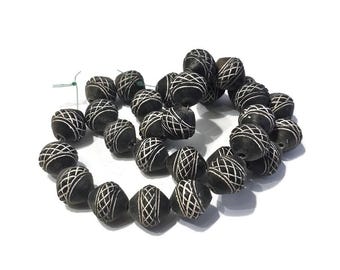 29 black and white clay beads from Africa, Ethnic Jewelry Supplies, unique beads (BK262)