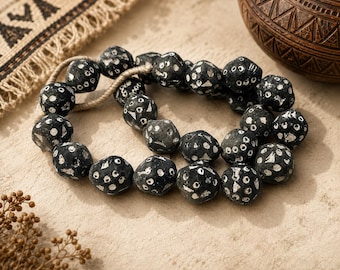 25 rustic clay beads handmade in Africa, ethnic beads, jewelry supplies (BK260)
