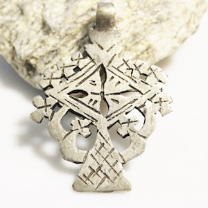 Traditional Ethiopian Coptic Cross, African Jewelry Supplies, Ethnic Religious Pendant (*AJ5*)