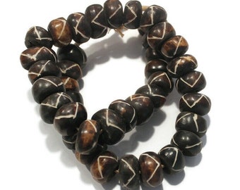 40 Brown bone beads handmade in Kenya, African beads (AZ764)