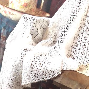 UK/EU SELLER Vintage crochet Call the Midwife pdf pattern shawl. 4-ply/3-ply. Length app.50&quot;(127cms) Width 50&quot;(127cms)Peter Pan.