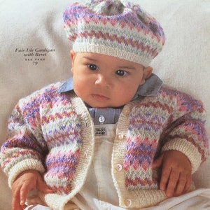 VENDEDOR DEL REINO UNIDO/UE Instrucciones de tejido en PDF vintage Boina tipo cárdigan Fair Isle para bebé de 4 capas. Tallas para bebés de 6 a 36 meses. Pecho completo de 56 a 72 cm.