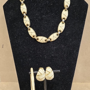 Vintage Napier Choker/Necklace, Braclet & Earring Set Gold Tone Cream Enamel