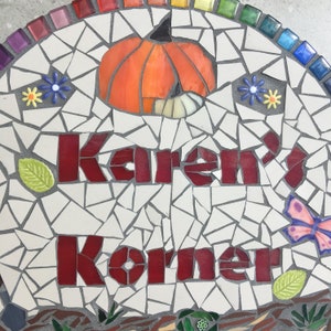 Regenbogen Mosaik Gartenschild, Nach Maß, Maßgeschneidert, Ornament, Yard Art, Geschenk für Gärtner, Gartentorschild, Willkommen Bild 2