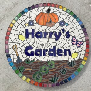 Regenbogen Mosaik Gartenschild, Nach Maß, Maßgeschneidert, Ornament, Yard Art, Geschenk für Gärtner, Gartentorschild, Willkommen Bild 6