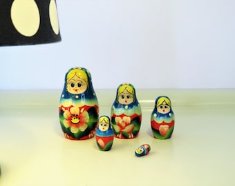 Vintage Russian Matryoshka Dolls, Wooden USSR Babushka, Nesting Dolls, Matryoshka Charm Collectables, Small Set 5 Pieces, Spring Home Decor
