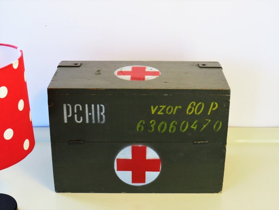 grens dorst tegenkomen Vintage grote Tsjechische militaire medische Rode Kruis EHBO - Etsy  Nederland