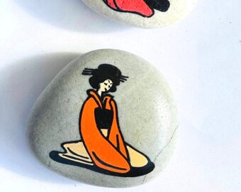 Unique Gift - Painted Stones Set 2 Geisha