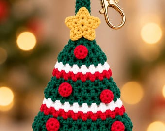 かぎ針編みのクリスマスツリーキーホルダーの型紙、お祝いムード満点のボブルオーナメント（デジタルPDF）