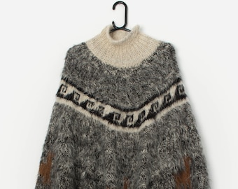 Vintage handknitted poncho cape with alpacas - One size