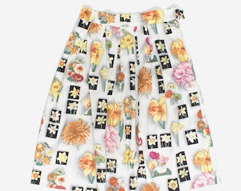 Vintage handmade skirt with beautiful floral pattern - Small / Medium