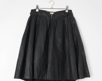 Vintage black leather skirt with ruffled waist and zipper detail - Small / Medium