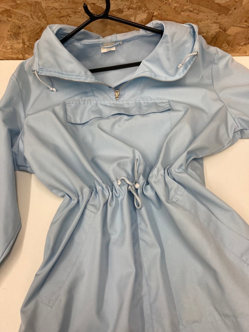 Vintage womens sky blue lightweight parka jacket with hood and drawstring waist Medium / Large image 4