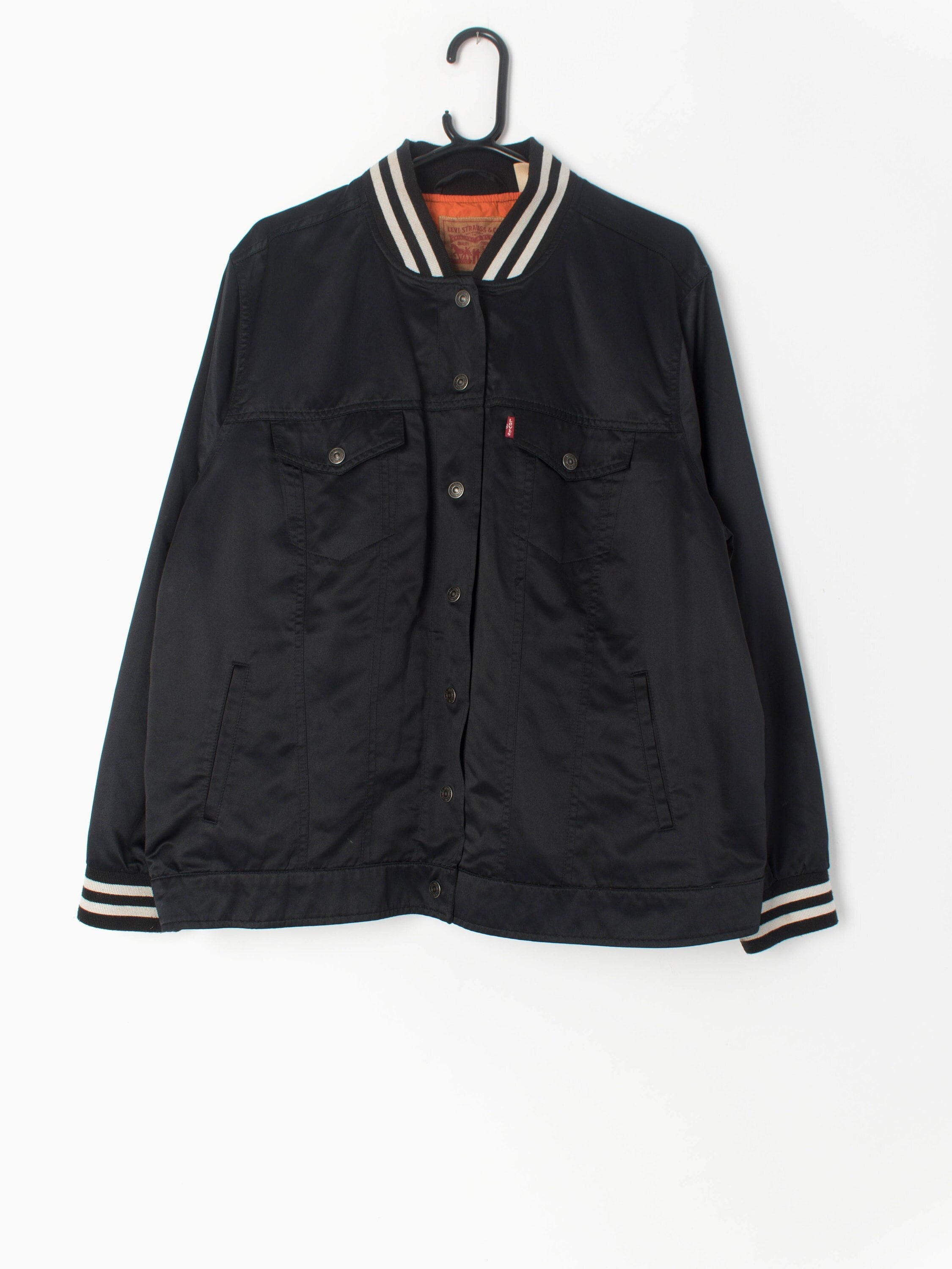 Introducir 75+ imagen levi's varsity jacket womens Thptnganamst.edu.vn