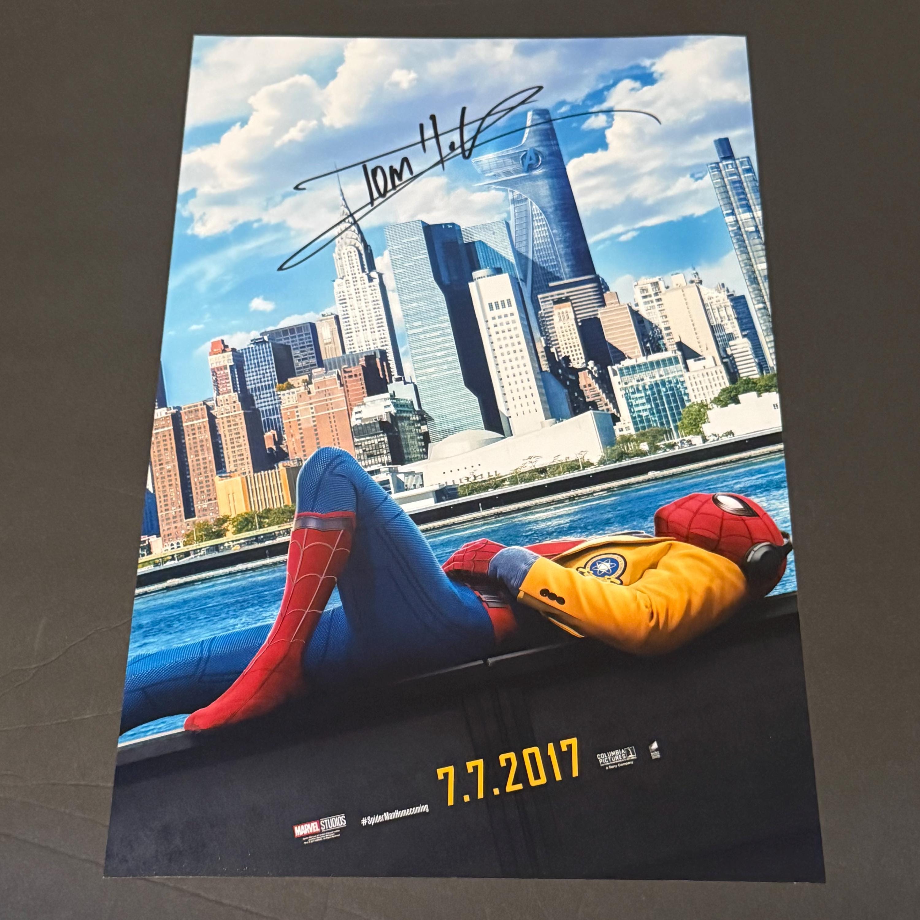 Tom Holland サイン入り B1ポスター Tom holland autograph - Etsy 日本