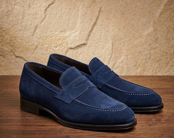 Mocasines de ante azul marino hechos a mano para hombre, zapatos de vestir de cuero sin cordones, calzado clásico y elegante.