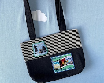 Borsa a mano in denim, borsa a tracolla in denim da ferrovia di recupero, bicolore, tasca frontale, due toppe originali vintage delle Girl Scout.